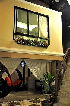 Hotel Devara Pool